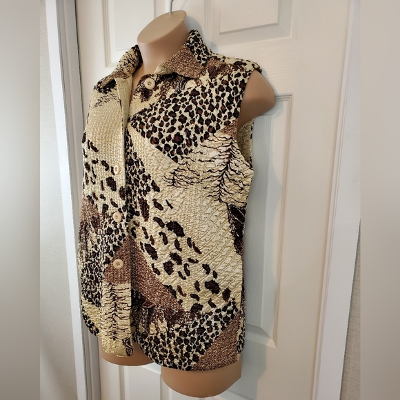 ABC Collection Animal Print Vest - Picture 3 of 8